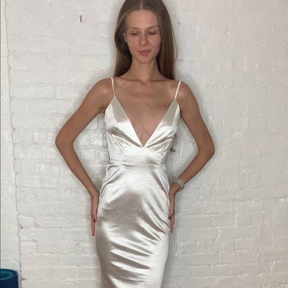 Satin Dress Floor Length XS 💃 gorgeous!!! - Picture 5 of 8